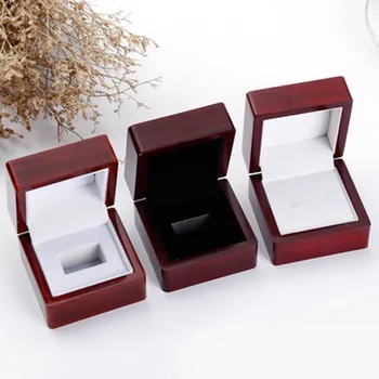 2021Nauja kvadratinės formos čempionato žiedų kolekcijos dėžutė Kelioninis vynas Raudonas natūralus medinis 1 skylės mažo dydžio papuošalų pakavimo dėklas